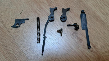 Vendo estas piezas para Browning Hp 35 9 mm pb
Todo 30 euros mas gastos de.envio
Mensajes por privado 01