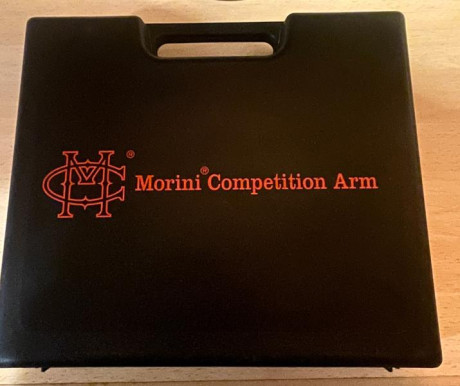 Una amiga del tiro, vende su pistola Morini CM22. La pistola se vende con estuche original, dos cargadores. 00