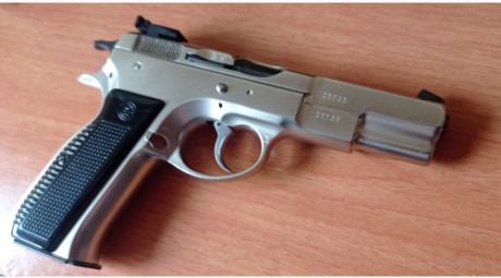 Hola a todos
Feliz Navidad.
Se cambia CZ 75 por algún otro arma de mi interés.
Está en perfecto estado 01