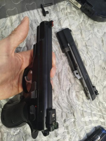 Hola Compañeros, vendo por cambio de proyecto, CZ 75 B con kit Kadet 2 calibre 22 que tan buenos ratos 02