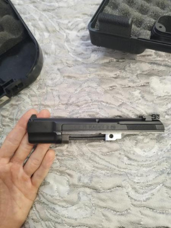 Hola Compañeros, vendo por cambio de proyecto, CZ 75 B con kit Kadet 2 calibre 22 que tan buenos ratos 01