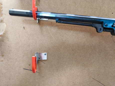 Revolver Colt navy calibre 44  marca Pietta largo de  cañon  12 pulgadas , largo total 30 cm, en excelente 12