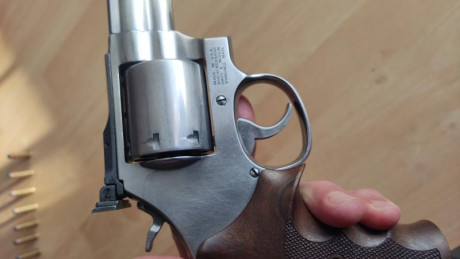 Vendo revolver Smith WESSON 686 Plus(7 disparos) 5".
Preparado para Fuego Central, disparador a 1.080 02