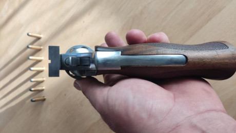 Vendo revolver Smith WESSON 686 Plus(7 disparos) 5".
Preparado para Fuego Central, disparador a 1.080 22