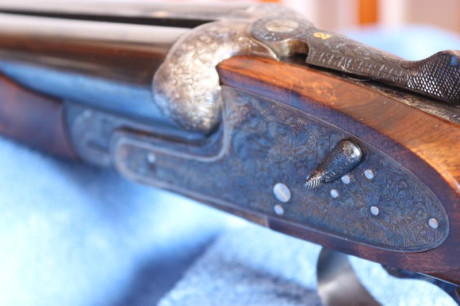 Se vende..  1500€
Monogatillo original, estado impoluto ,,maderas y acero. cañon 68cm, choques 3y2
Gente 30