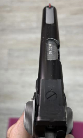 Magnífica pistola STI APEIRO cal 40SW con los siguientes extras:
* 5 cargadores STI cal 40SW  con tapa 02