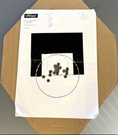 Magnífica pistola STI APEIRO cal 40SW con los siguientes extras:
* 5 cargadores STI cal 40SW  con tapa 11