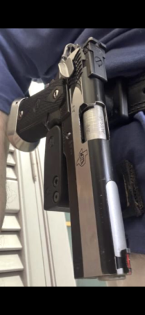 Magnífica pistola STI APEIRO cal 40SW con los siguientes extras:
* 5 cargadores STI cal 40SW  con tapa 10