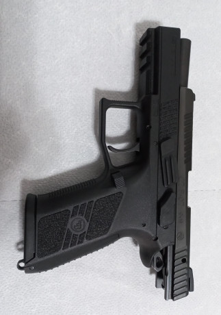      ***ÚLTIMA REBAJA, NUEVO PRECIO 1400 €***   

De nuevo en venta pistola CZ P07 calibre 9MM., con kit 41