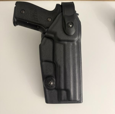 Buenas tardes. Vendo pistola Sig Sauer P228 de 9 mm guiada en A con caja original en buen estado y dos 00