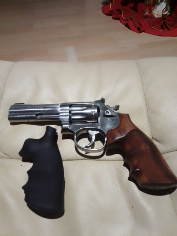  IMG-20251228-WA0007.jpg  IMG-20251228-WA0007.jpg Vendo revolver Smith wesson 617 de 4 pulgadas de diez 00
