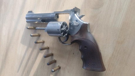 Vendo revolver Smith WESSON 686 Plus(7 disparos) 5".
Preparado para Fuego Central, disparador a 1.080 30