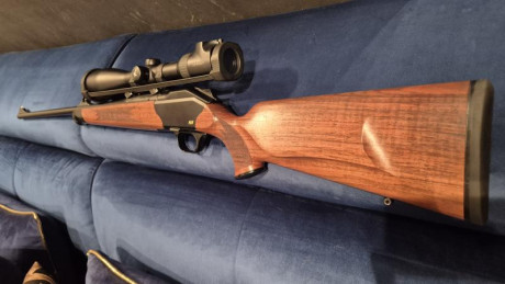 Pongo a la venta rifle Blaser R8 Black edition 300wm  cañon 65cm, pasa por nuevo,  18 cartuchos disparados, 02