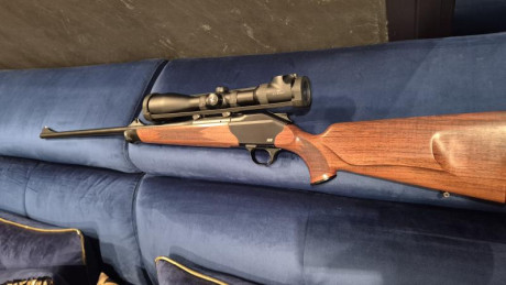Pongo a la venta rifle Blaser R8 Black edition 300wm  cañon 65cm, pasa por nuevo,  18 cartuchos disparados, 00