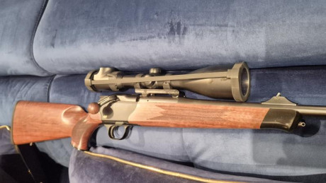 Pongo a la venta rifle Blaser R8 Black edition 300wm  cañon 65cm, pasa por nuevo,  18 cartuchos disparados, 22