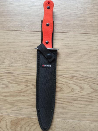 Vendo boker magnum cuchillo remate hl boar

Materiales:
Hoja: 440c acero inoxidable.
Mango: TPR.
Funda: 02