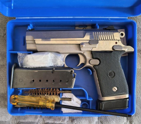 Se vende pistola Star Firestar M43 9mm PB. Muy buen estado. Ideal para porte oculto. Muy estable debido 00