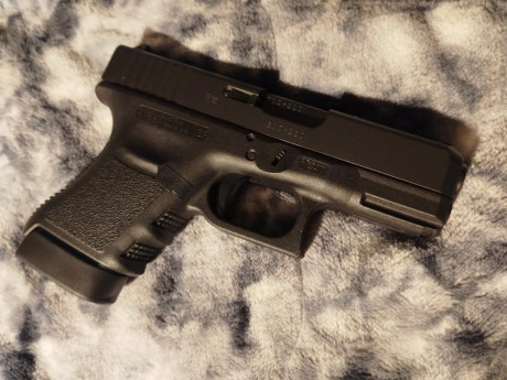  Hola, por necesidad de cupo, pongo a la venta una magnífica Glock 30S en calibre .45 acp. Armazón SF 11