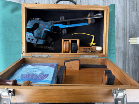 Buenas tardes compañeros ,  muy a pesar mio me veo en la tesitura de sacar a la venta mis compañeras de 01