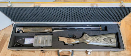 Se vende Browning B-525 Sporting Laminated, 76 cm cañón.  Con Polichokes y maletín. 
Estado impecable, 02