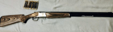 Se vende Browning B-525 Sporting Laminated, 76 cm cañón.  Con Polichokes y maletín. 
Estado impecable, 01