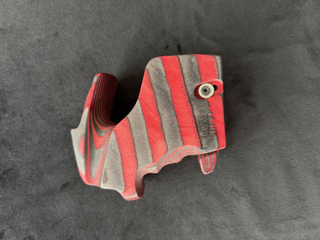 Vendo cacha Rink  para Steyr Lp 50  o steyr EVO 10 muy poco uso ( parámetros Talla: M Laterelidad :derecha 10