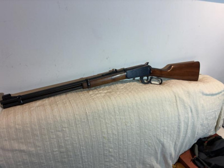 VENDO WINCHESTER 94. CAL 3030 EN UN  MAGNIFICO ESTADO  TANTO MADERAS COMO PAVON TODO ORIGINAL 
 ESTA EN 01