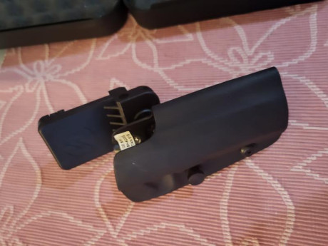 Vendo CZ75 - 450€ + gastos si los hubiera.
Cachas de polímero + originales. Miras LPA(150) + originales, 01