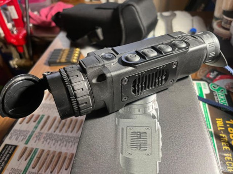 Cámara Térmica Pulsar Helion XQ38F + 2 baterías IPS7 + 1 IPS5
Como nuevo, de reestreno, con poquísimo 00