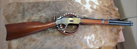 Winchester UBERTI 1873 SPORTING CARBINE, 45 Long Colt 19" 

Guiado en D, pocos tiros, estado excelente 10