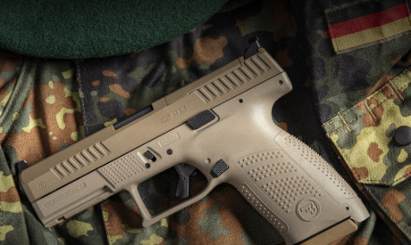 parece ser que inicialmente se entregarán 65.000 pistolas por valor de 19 millones de euros, con la posibilidad 10