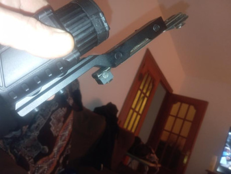 Saludos,llevo tiempo con ese monocular ein darle uso y ahora nos han autorizado para cazar, alguien lo 72