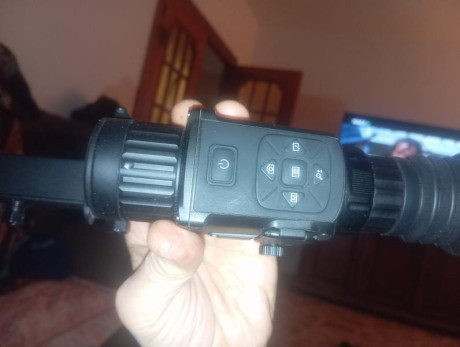 Saludos,llevo tiempo con ese monocular ein darle uso y ahora nos han autorizado para cazar, alguien lo 70