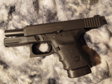   Hola, por necesidad de cupo, pongo a la venta una magnífica Glock 30S en calibre .45 acp. Armazón SF 11