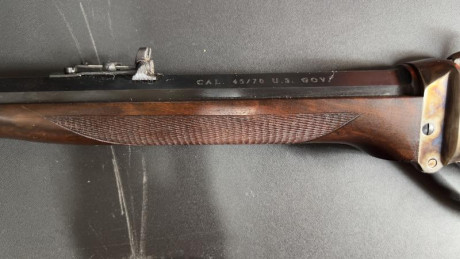 Se vende réplica italiana Chiappa del mítico rifle Sharps de calibre 45-70 con cañón pesado octogonal 10