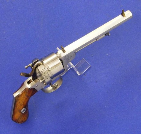Voy a colocar unas fotos de un arma larga alemana de llave de mecha del siglo XVI. 22