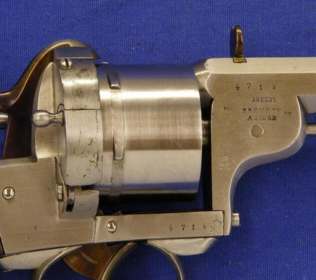 Voy a colocar unas fotos de un arma larga alemana de llave de mecha del siglo XVI. 31