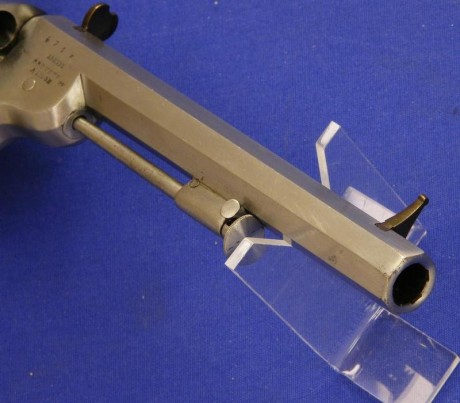 Voy a colocar unas fotos de un arma larga alemana de llave de mecha del siglo XVI. 42