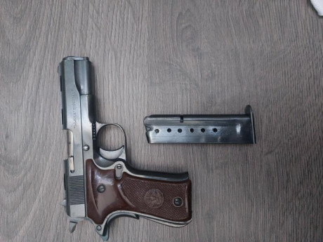 LLama modelo XV especial en calibre 22Lr.

Esta pistola es una réplica a las 1911 pero en tamaño reducido 01