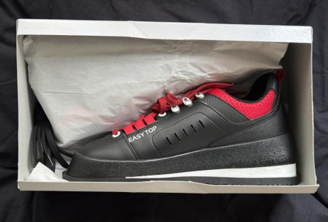 Vendo zapatos de tiro Sauer Easy Top. Talla 41. Están prácticamente nuevos. En su caja. Estan en Madrid. 00