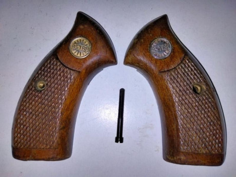 Hola, voy a empezar a poner a la venta unos cuantos juegos de cachas de revolveres , 


esta en concreto 110