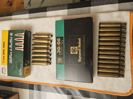 A quien le pueda interesar, cambiar una navaja o cuchillo por un lote de vainas de distintos calibres 00