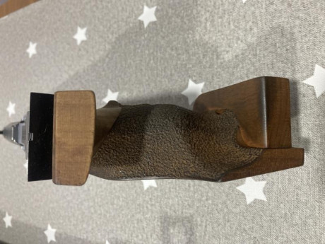 Buenos días.
Vendo Benelli MP90S World CUP 22LR con dos cargadores, maletín original y con los documentos 40