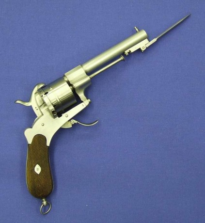 Voy a colocar unas fotos de un arma larga alemana de llave de mecha del siglo XVI. 60