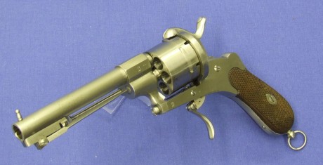 Voy a colocar unas fotos de un arma larga alemana de llave de mecha del siglo XVI. 70