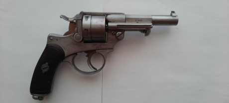 Se vende revolver francés Chamelot modelo 1873.
Año de fabricación 1875.
Precio 250 euros. En el precio 02