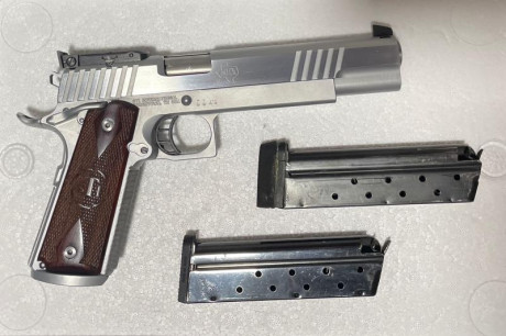 Un compañero del club vende STI Target Master 6 pulgadas totalmente impecable, muy cuidada y con poco 01