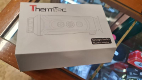 Hola se vende Pack compuesto por:
Monocular Cyclops 335
Visor acoplable PULSAR FOWARD FN455S
Visor nocturno 21