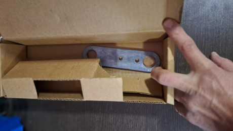 Vendo este dosificador de polvora de la marca Rcbs mas dos  medidores de polvora ajustables micrometricos,uno 21