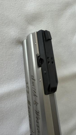 Comprado por capricho y usado en contadas ocasiones.
IMPOLUTO Y EN UN ESTADO EXCEPCIONAL SIN NINGUN ROCE 00